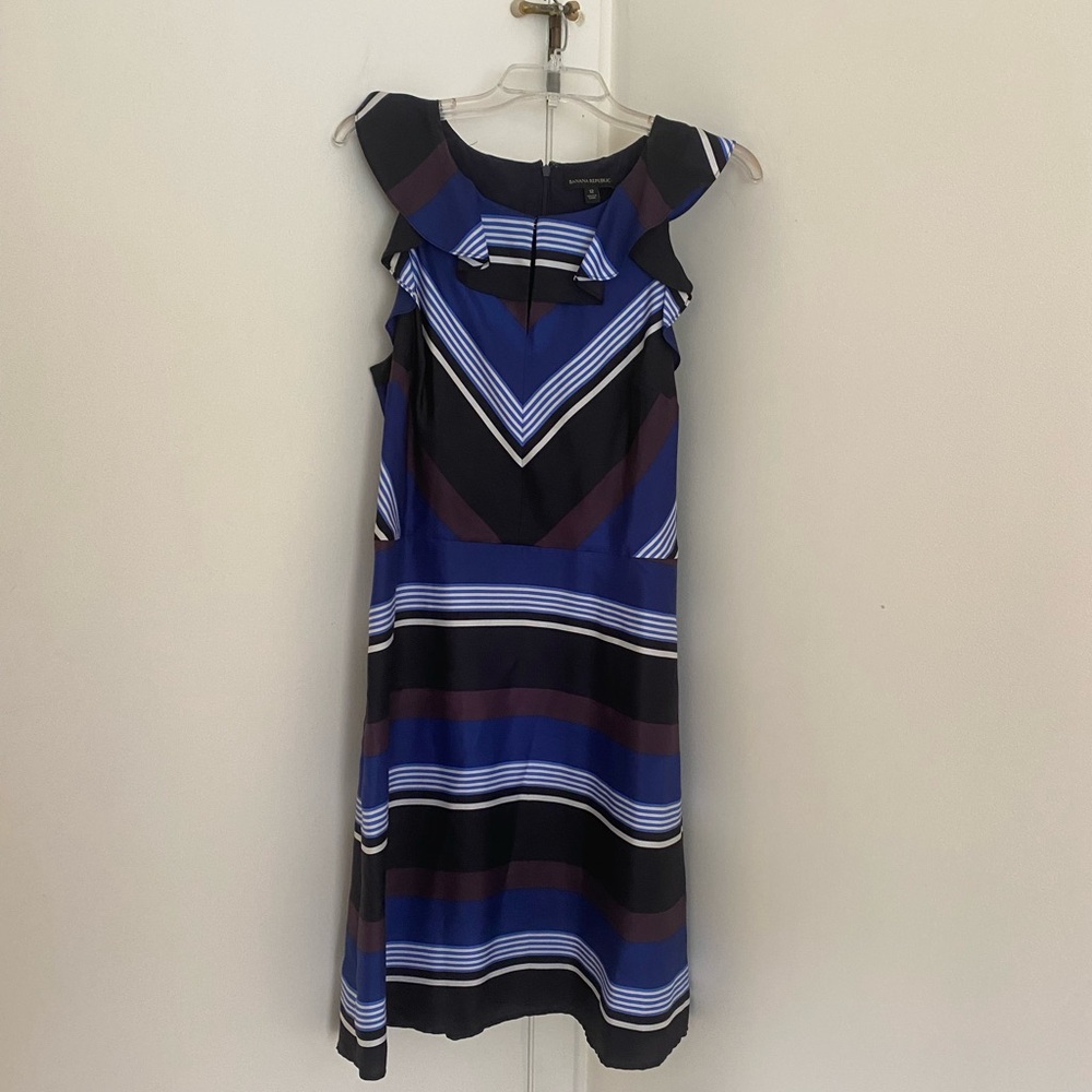 Natural Fiber Banana Republic Silk Blue Black Striped Sleeveless Dress Pockets